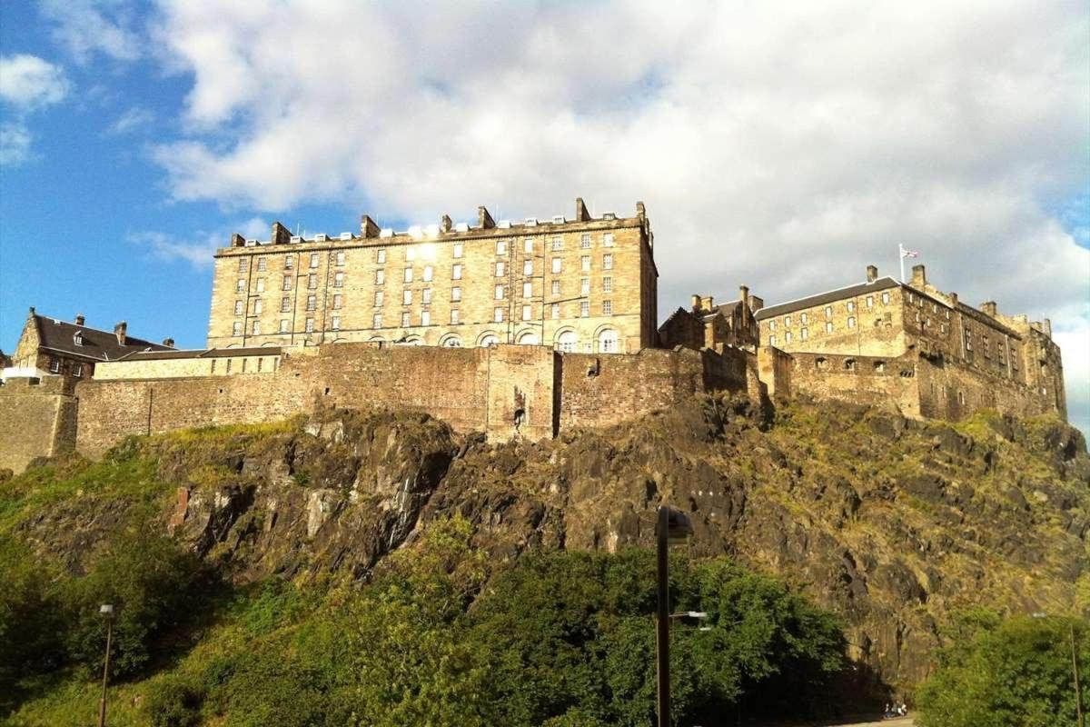 Great Location! 2bd,2 Bath In Centre Of Appartement